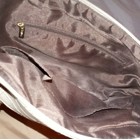 Segue Gray Reptile Print Lrg Wristlet/Clutch - Picture 2 of 7